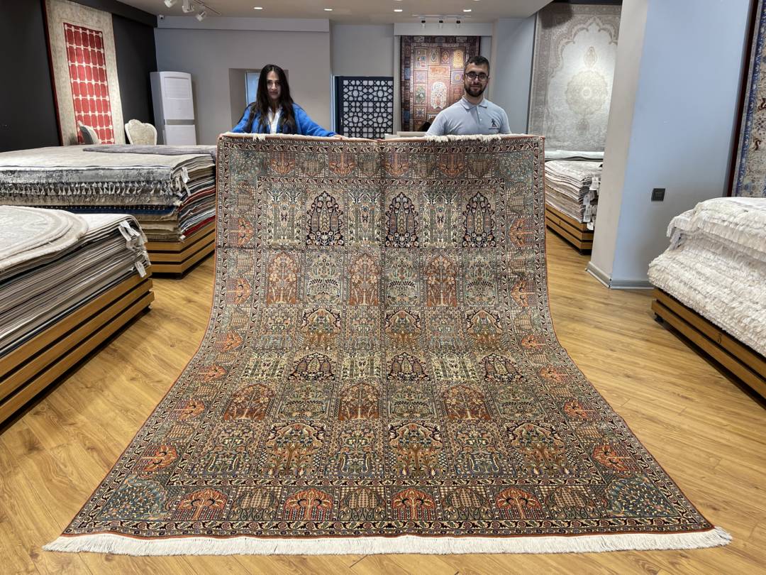 Kashmir Silk Carpet